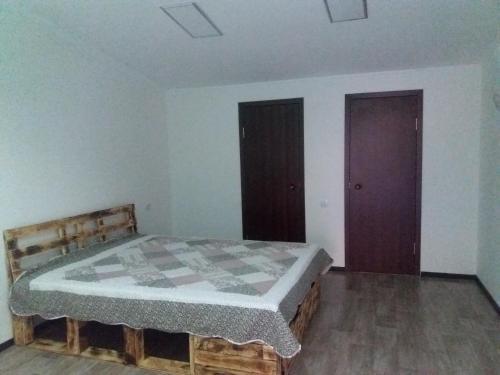 Капчагай: Room on Bogatos 15