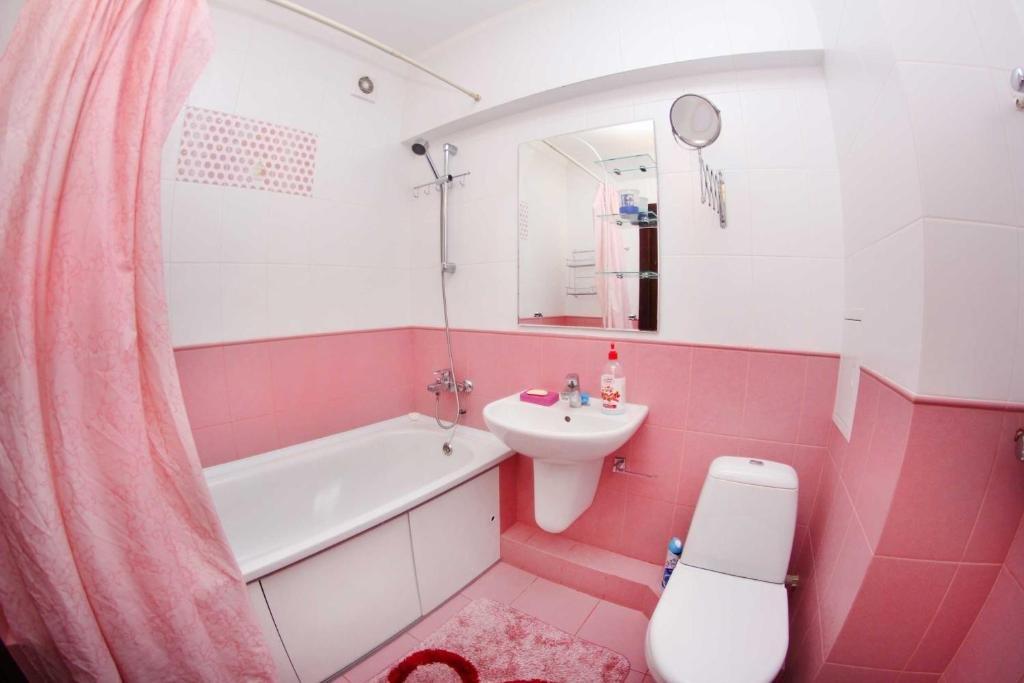 Алматы: Zhibek Zholy 81 Panfilov corner