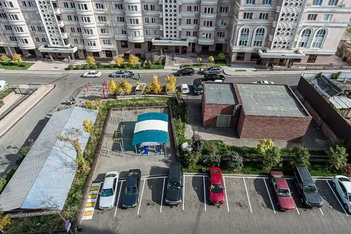 Ujutnaja 1-ka s vidom na gory v ZhK Sezam rjadom s MEGOJ — фото 2