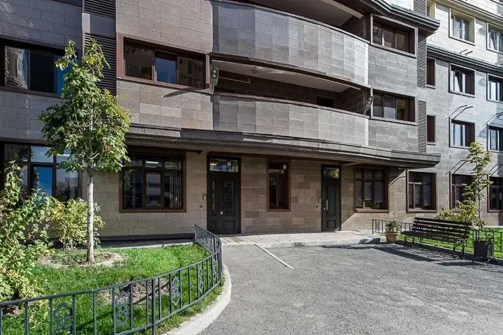 Ujutnaja 1-ka s vidom na gory v ZhK Sezam rjadom s MEGOJ — фото 4