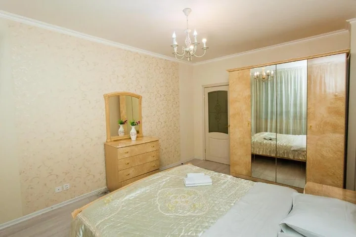 Астана: Apartment on Sarayshyq Street 7