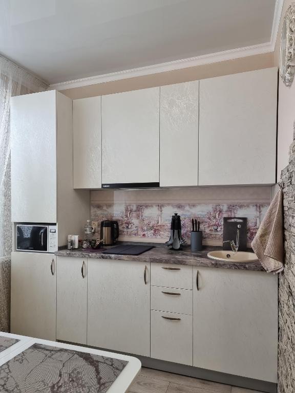 Усть-Каменогорск: 2x SuperLUX Arbat Chehova Kirova 55