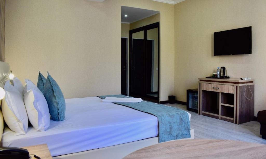 Шымкент: Dostar Inn