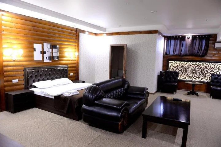 Тараз: Pride Hotel