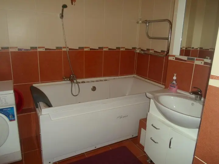 Астана: Apartment on Respublika 9/1