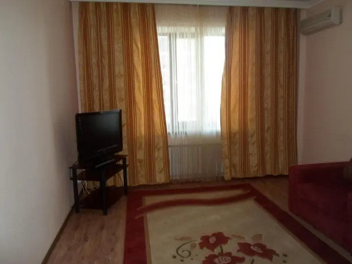 Астана: Apartment on Respublika 9/1