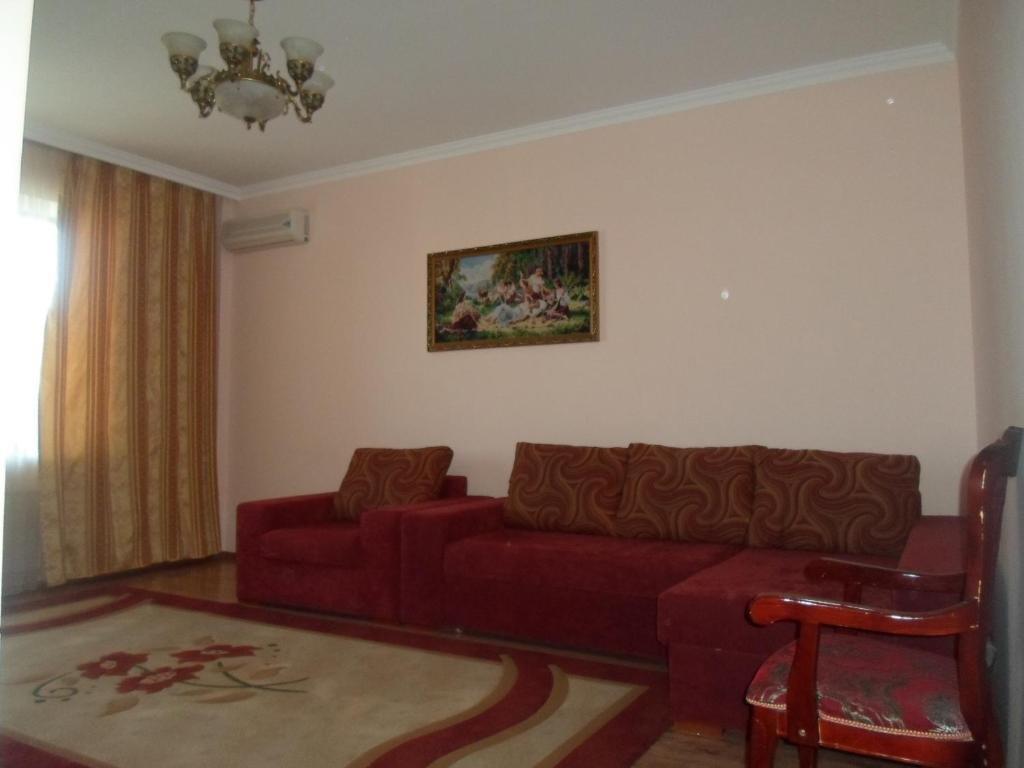 Астана: Apartment on Respublika 9/1