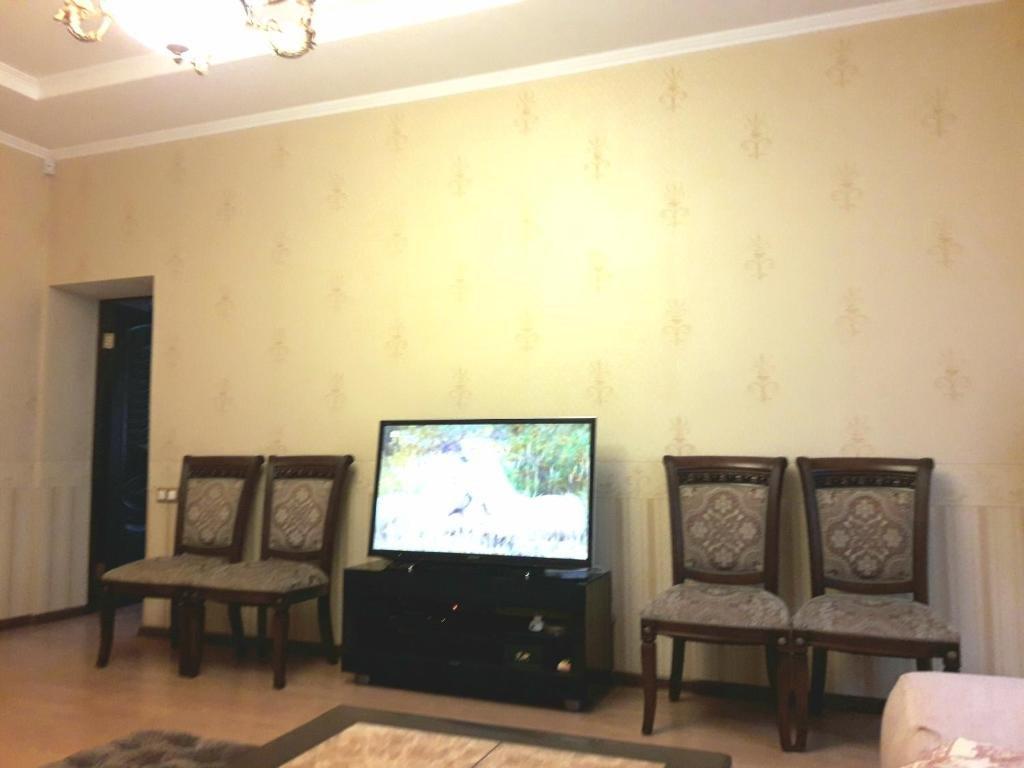 Алматы: Holiday Home On Nurmagambetov 174