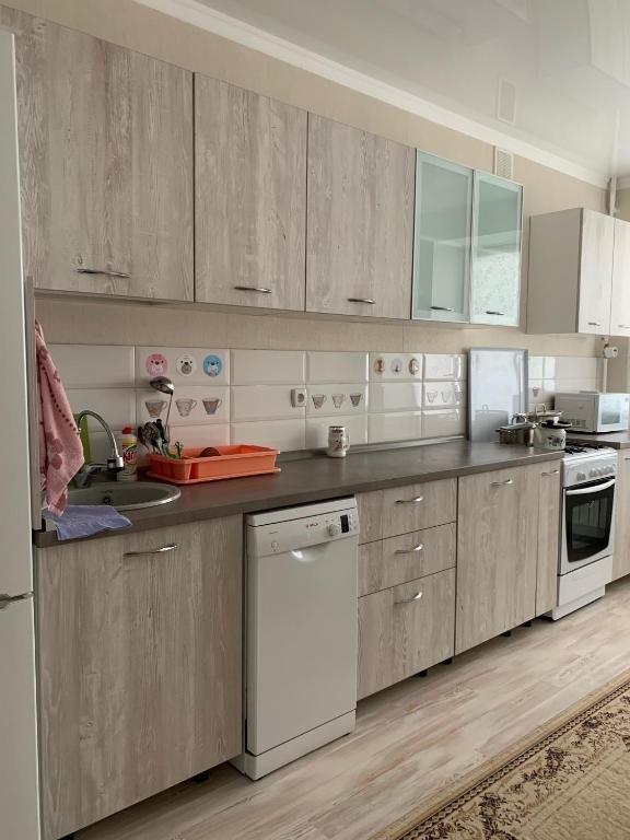 Уральск: VIP Apartaments on mkr. Astana 45
