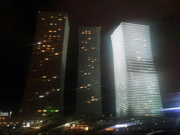 Астана: Apartment at Dostyk 5/1, 20 floor