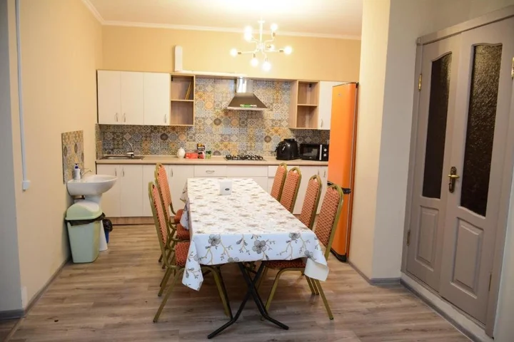 Алматы: 5 Rooms Hostel Almaty