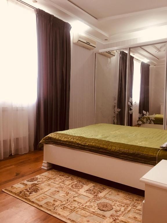 Apartment on Dostyk 162/5 — фото 1