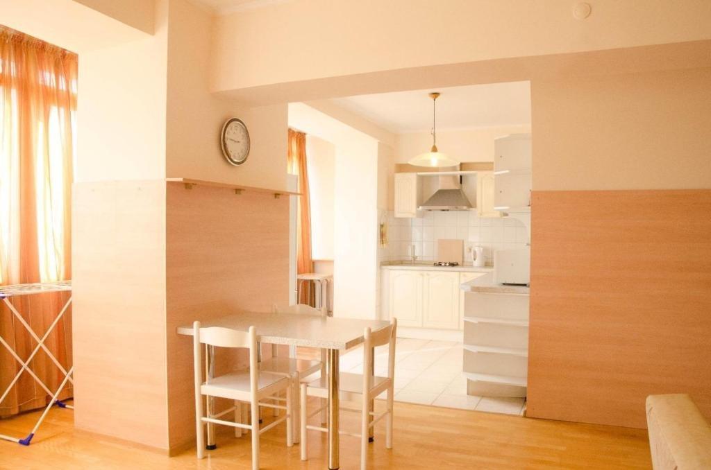 Алматы: Apartment on 141 Abai str.