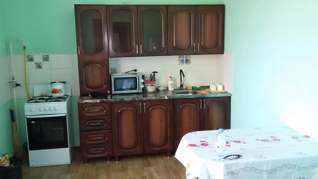 Актау: Apartments on Plyazhnaya, 2