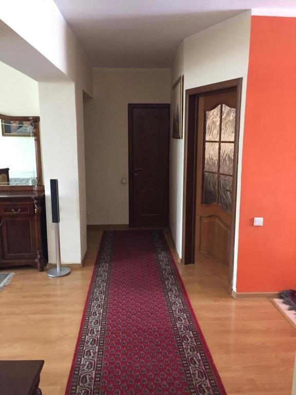 Алматы: Apartment on Shashkina 38