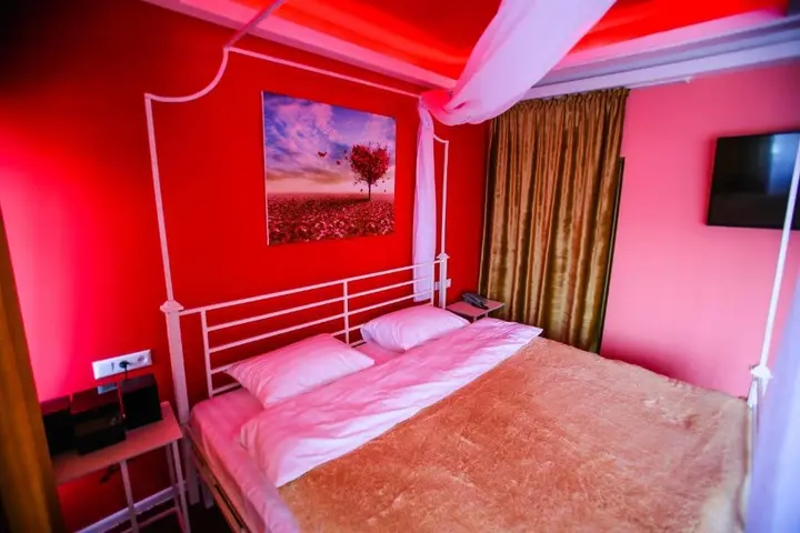 Алматы: 4 Rooms