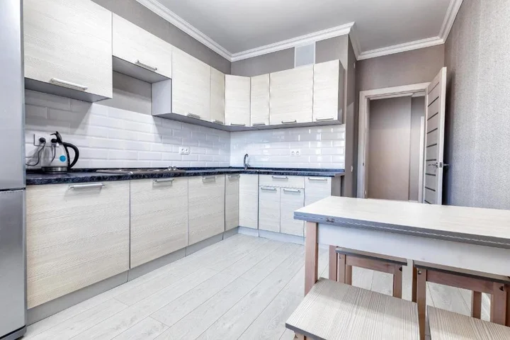 Астана: New 1br apartment at Sauran Towers