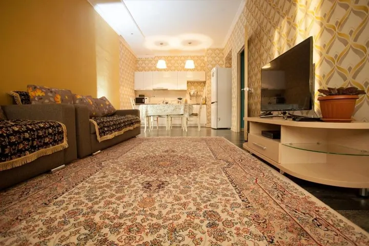 Алматы: Apartment On Navoi 208\56