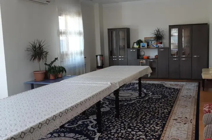 Алматы: Apartment on Khusainova 292
