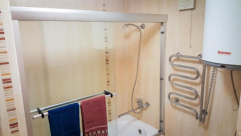 Караганда: ulitsa Ermekova, 37 Apartment
