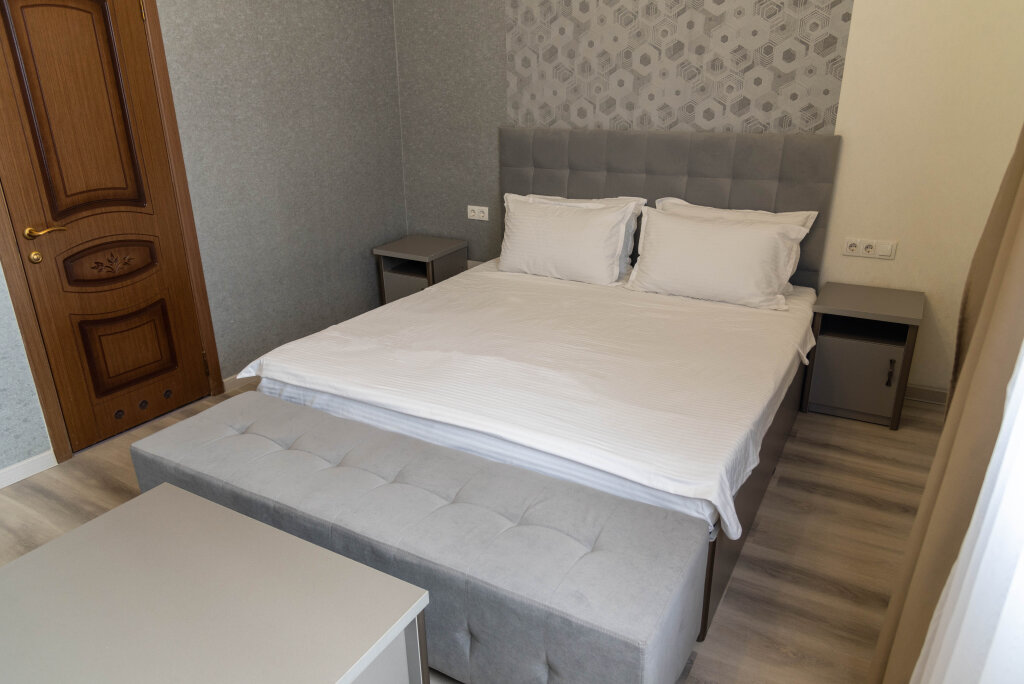 Шымкент: Dora Hotel