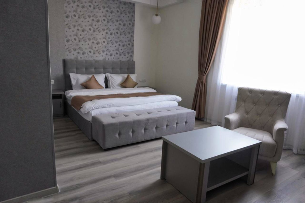 Шымкент: Dora Hotel
