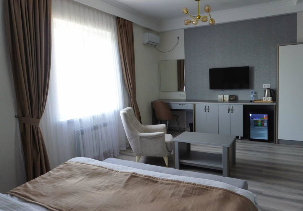 Шымкент: Dora Hotel
