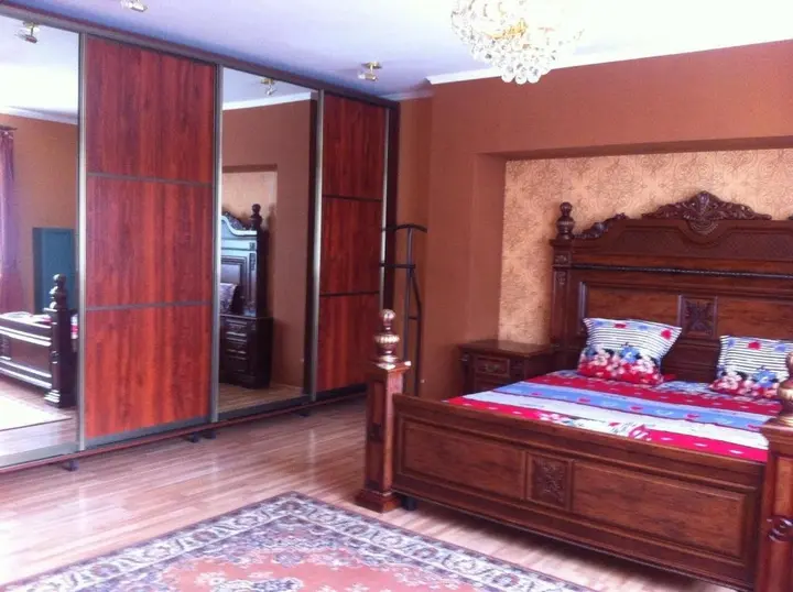 Алматы: Apartment on Al-Farabi 53