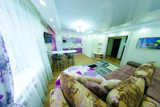 Усть-Каменогорск: Apartlux on Republic Square