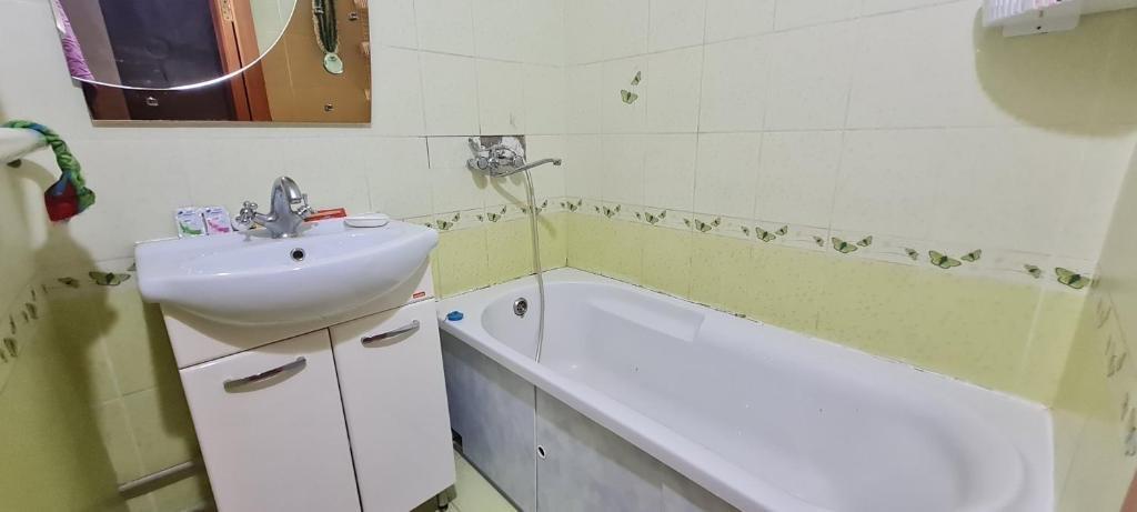 Актау: Apartamenty v tsentre vozle naberezhnoj