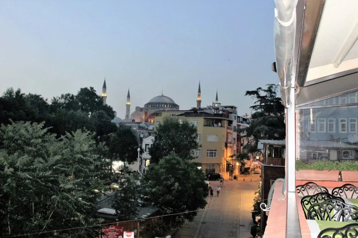 Стамбул: Ararat Hotel