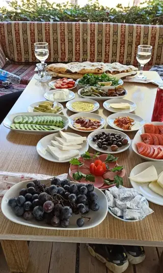 Чиралы: Ikiz Villas