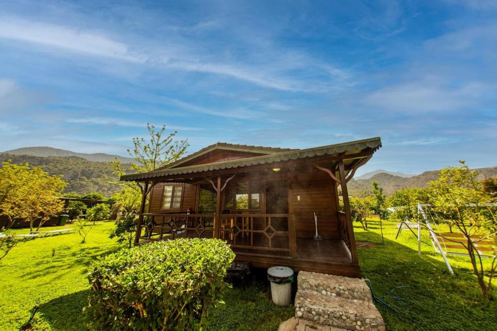 Чиралы: Ikiz Villas