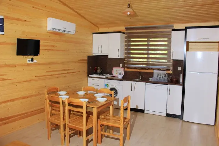 Чиралы: Ikiz Villas