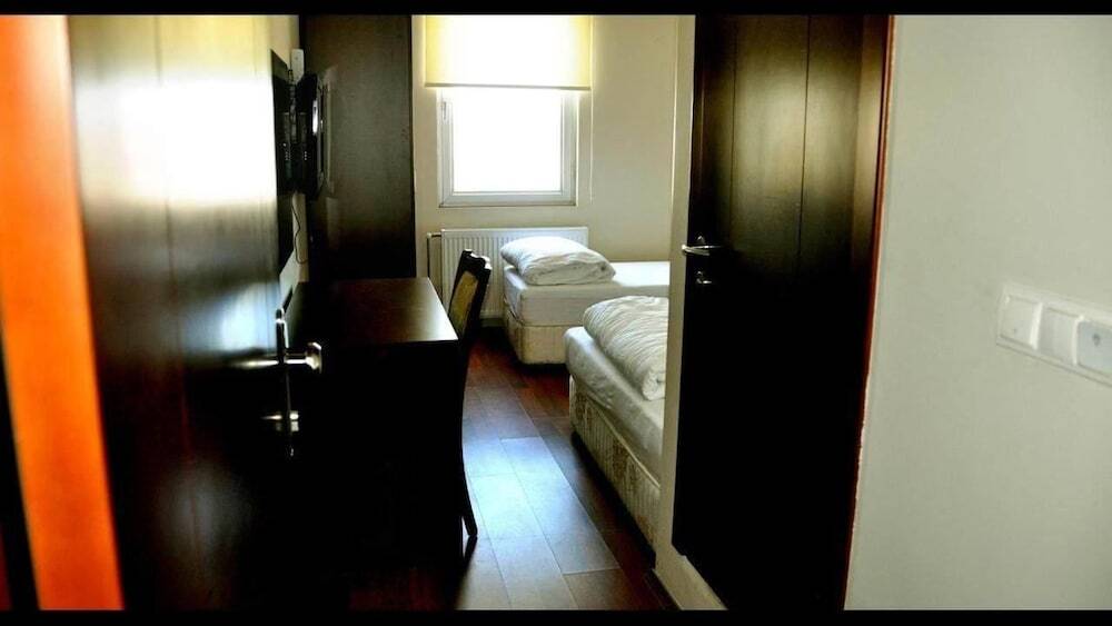 Хайраболу: Basol Hotel
