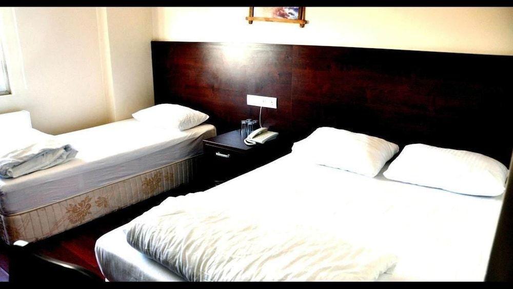 Хайраболу: Basol Hotel