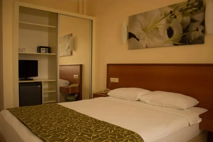 Чешме: Lord Hotel