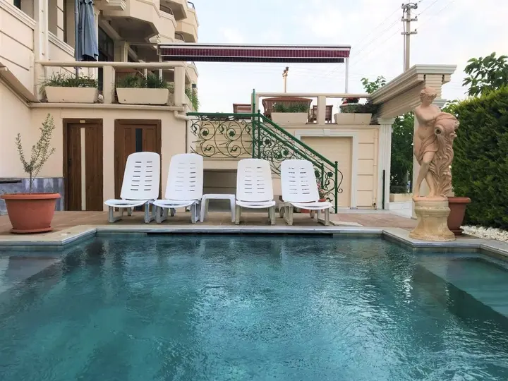 Чешме: Lord Hotel