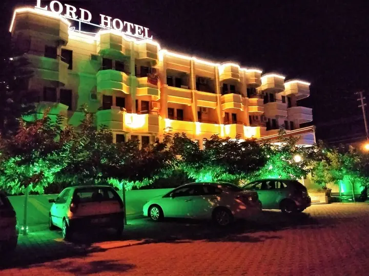 Чешме: Lord Hotel
