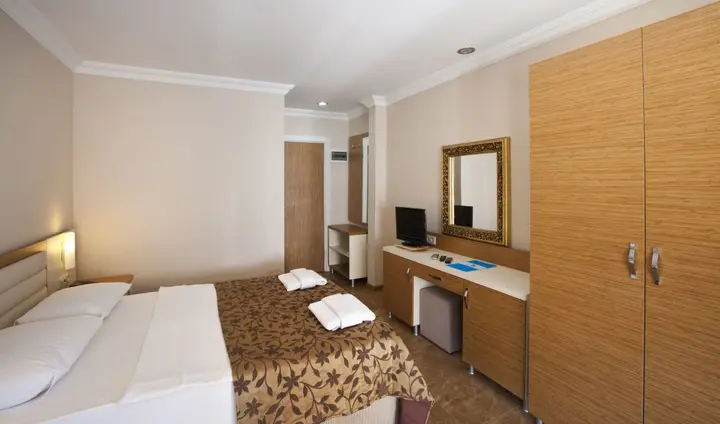 Битез: Risa Hotel