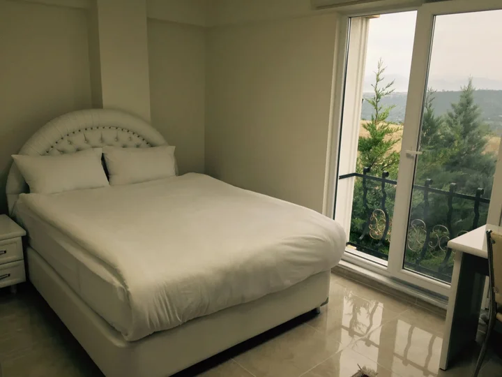 Тосия: Miray Otel
