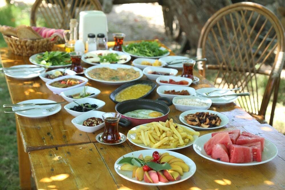 Зейтинликой: Gokceada Uysallar Köy Evi
