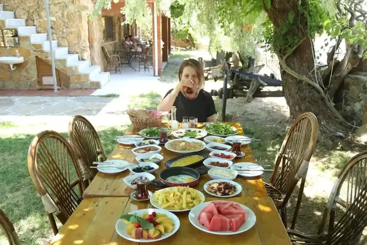 Зейтинликой: Gokceada Uysallar Köy Evi