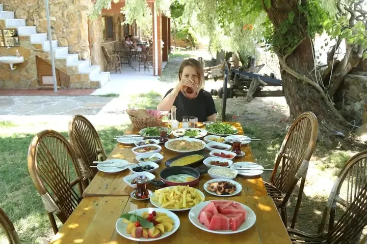 Зейтинликой: Gokceada Uysallar Köy Evi