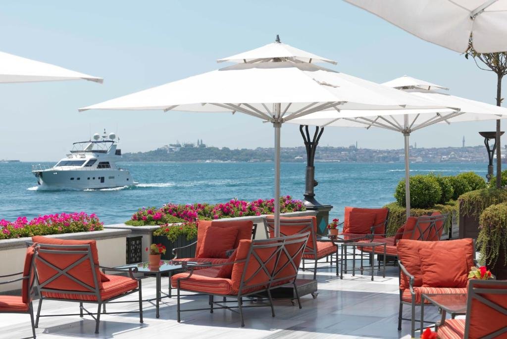 Стамбул: Four Seasons Hotel Istanbul at the Bosphorus