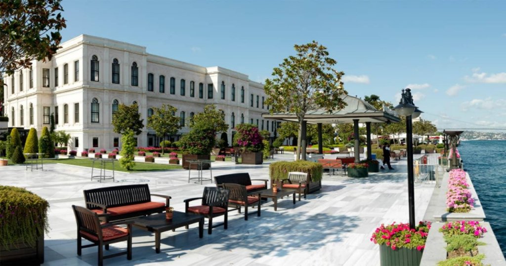 Стамбул: Four Seasons Hotel Istanbul at the Bosphorus