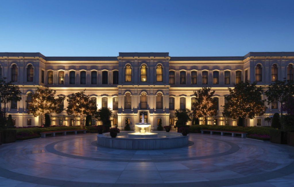 Стамбул: Four Seasons Hotel Istanbul at the Bosphorus