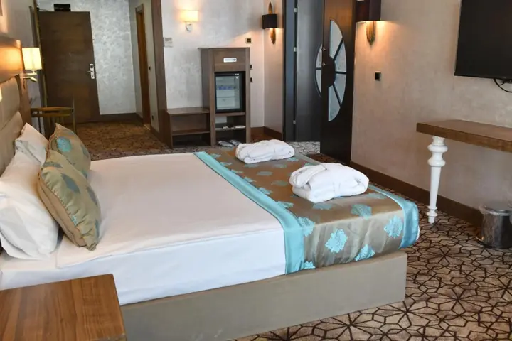 Инегол: Inegol Royal Hotel