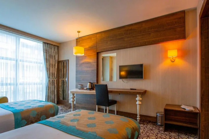 Инегол: Inegol Royal Hotel