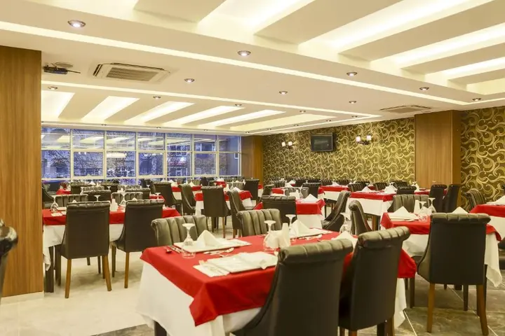 Инегол: Inegol Royal Hotel